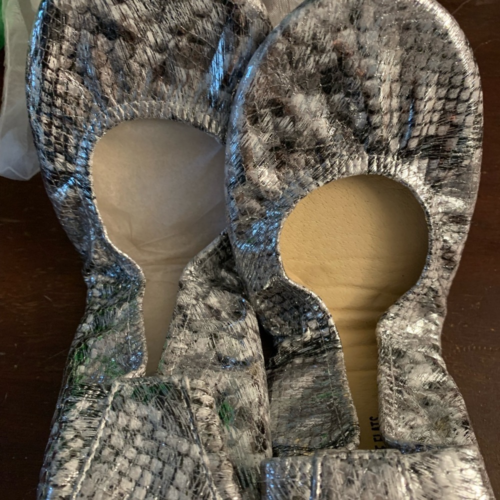 Snakeskin (faux) silver flats sz 8